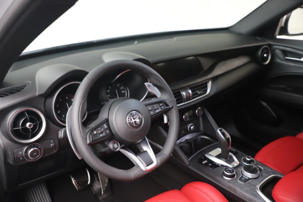 New 2022 Alfa Romeo Stelvio Sprint for sale $52,245 at Alfa Romeo of Greenwich in Greenwich CT 06830 13