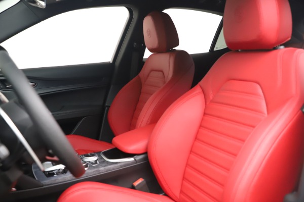 New 2022 Alfa Romeo Stelvio Sprint for sale $52,245 at Alfa Romeo of Greenwich in Greenwich CT 06830 15