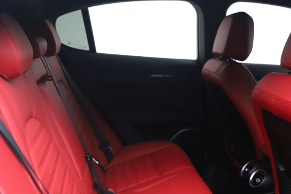 New 2022 Alfa Romeo Stelvio Sprint for sale $52,245 at Alfa Romeo of Greenwich in Greenwich CT 06830 21