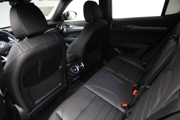New 2022 Alfa Romeo Stelvio Veloce for sale Sold at Alfa Romeo of Greenwich in Greenwich CT 06830 22
