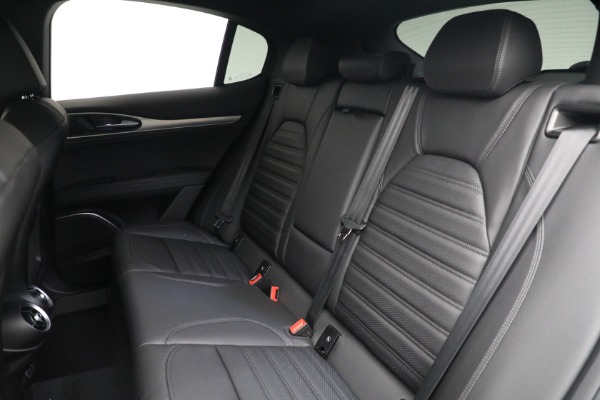 New 2022 Alfa Romeo Stelvio Veloce for sale Sold at Alfa Romeo of Greenwich in Greenwich CT 06830 23