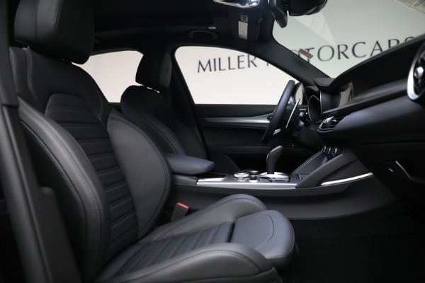 New 2022 Alfa Romeo Stelvio Veloce for sale Sold at Alfa Romeo of Greenwich in Greenwich CT 06830 27