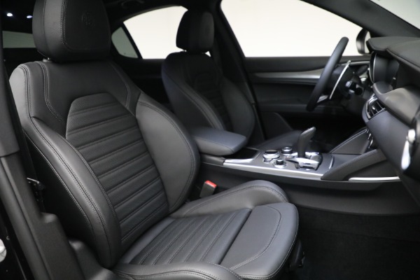 New 2022 Alfa Romeo Stelvio Veloce for sale Sold at Alfa Romeo of Greenwich in Greenwich CT 06830 28