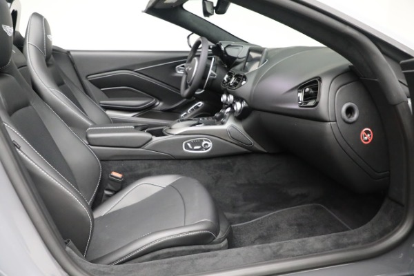 New 2021 Aston Martin Vantage Roadster for sale $180,286 at Alfa Romeo of Greenwich in Greenwich CT 06830 19