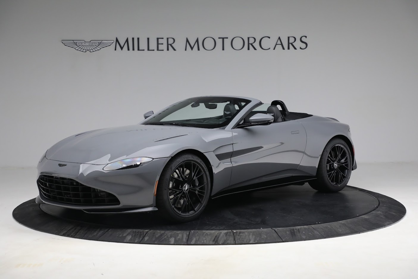 New 2021 Aston Martin Vantage Roadster for sale $180,286 at Alfa Romeo of Greenwich in Greenwich CT 06830 1