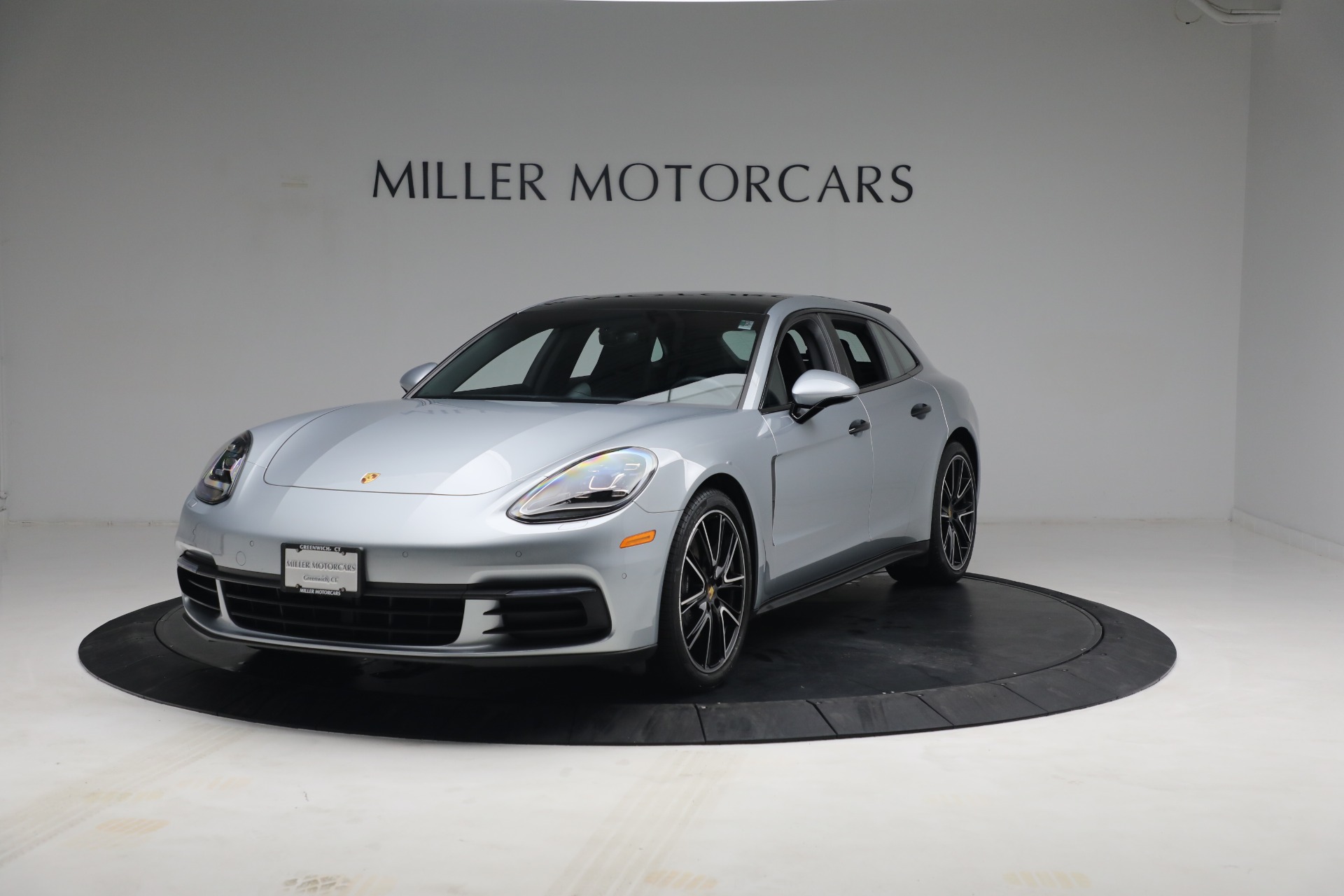 Used 2018 Porsche Panamera 4 Sport Turismo for sale Sold at Alfa Romeo of Greenwich in Greenwich CT 06830 1