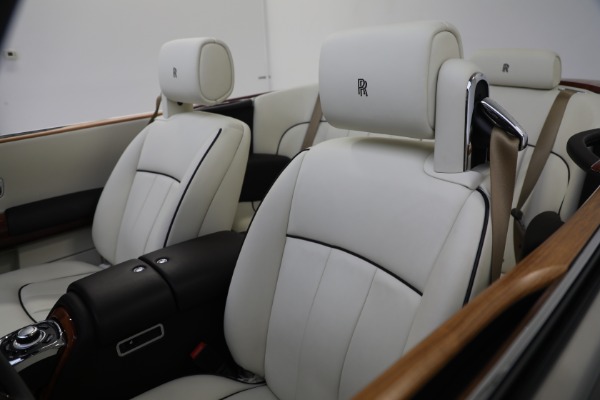 Used 2015 Rolls-Royce Phantom Drophead Coupe for sale Sold at Alfa Romeo of Greenwich in Greenwich CT 06830 25