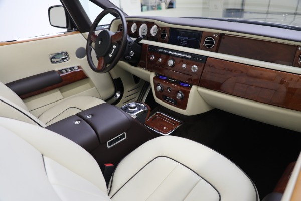 Used 2015 Rolls-Royce Phantom Drophead Coupe for sale Sold at Alfa Romeo of Greenwich in Greenwich CT 06830 28