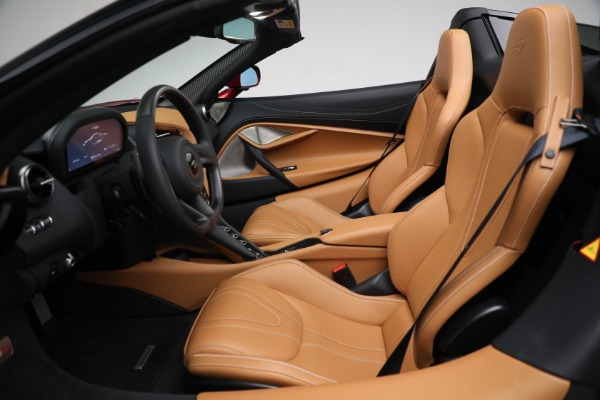 New 2022 McLaren 720S Spider for sale $382,090 at Alfa Romeo of Greenwich in Greenwich CT 06830 22