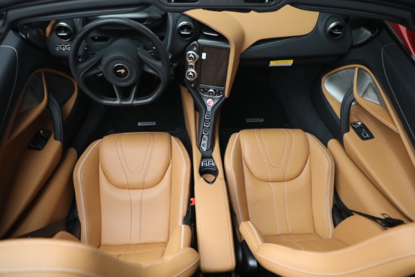 New 2022 McLaren 720S Spider for sale $382,090 at Alfa Romeo of Greenwich in Greenwich CT 06830 24