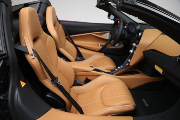 New 2022 McLaren 720S Spider for sale $382,090 at Alfa Romeo of Greenwich in Greenwich CT 06830 26