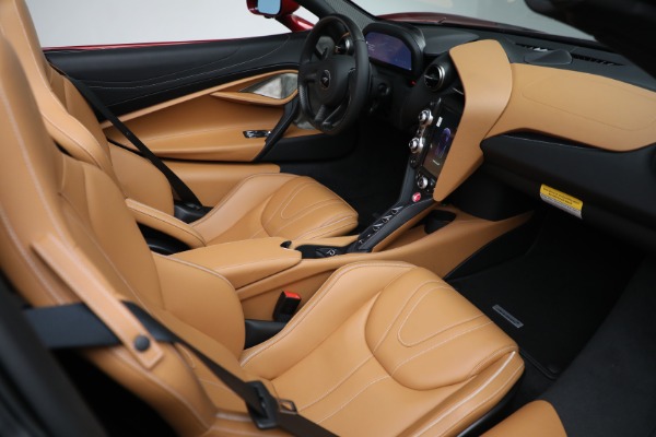 New 2022 McLaren 720S Spider for sale $382,090 at Alfa Romeo of Greenwich in Greenwich CT 06830 27
