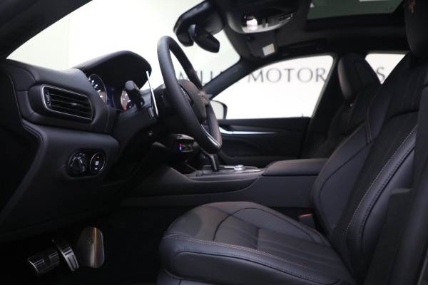 New 2022 Maserati Levante Modena S for sale $132,685 at Alfa Romeo of Greenwich in Greenwich CT 06830 12