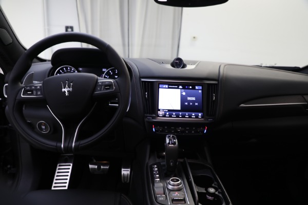 New 2022 Maserati Levante Modena S for sale $132,685 at Alfa Romeo of Greenwich in Greenwich CT 06830 13