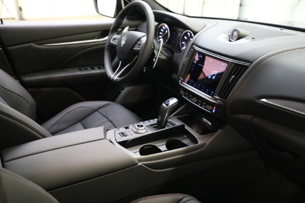 New 2022 Maserati Levante Modena S for sale $132,685 at Alfa Romeo of Greenwich in Greenwich CT 06830 20