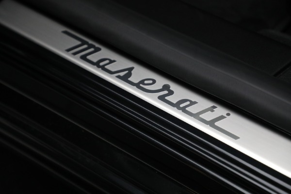 New 2022 Maserati Ghibli Modena Q4 for sale $81,815 at Alfa Romeo of Greenwich in Greenwich CT 06830 21