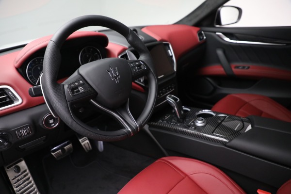 New 2022 Maserati Ghibli Modena Q4 for sale $99,755 at Alfa Romeo of Greenwich in Greenwich CT 06830 12
