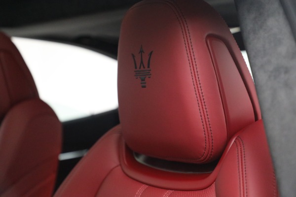 New 2022 Maserati Ghibli Modena Q4 for sale $99,755 at Alfa Romeo of Greenwich in Greenwich CT 06830 15