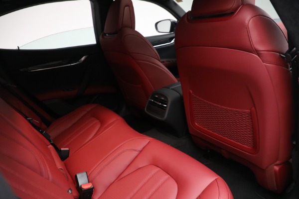 New 2022 Maserati Ghibli Modena Q4 for sale $99,755 at Alfa Romeo of Greenwich in Greenwich CT 06830 23