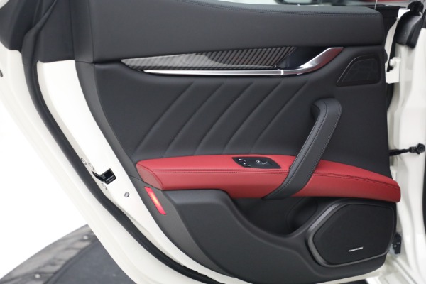 New 2022 Maserati Ghibli Modena Q4 for sale $99,755 at Alfa Romeo of Greenwich in Greenwich CT 06830 24