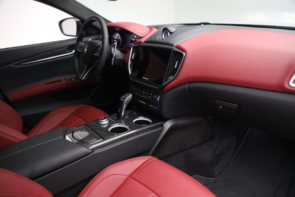 New 2022 Maserati Ghibli Modena Q4 for sale $99,755 at Alfa Romeo of Greenwich in Greenwich CT 06830 25