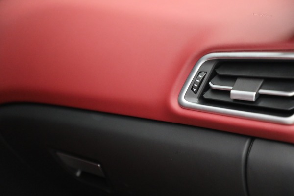 New 2022 Maserati Ghibli Modena Q4 for sale $99,755 at Alfa Romeo of Greenwich in Greenwich CT 06830 28