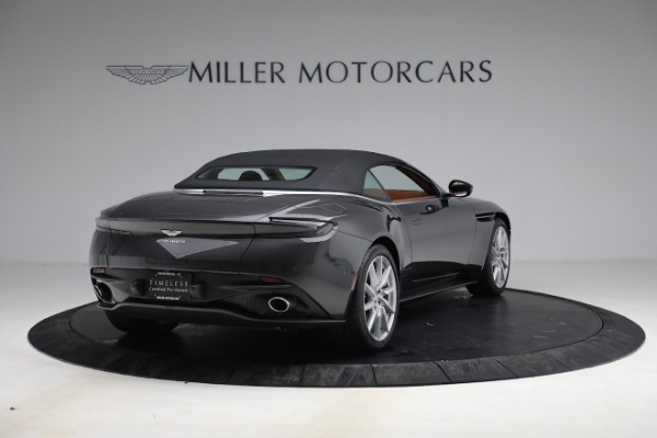 Used 2019 Aston Martin DB11 Volante for sale $182,990 at Alfa Romeo of Greenwich in Greenwich CT 06830 26