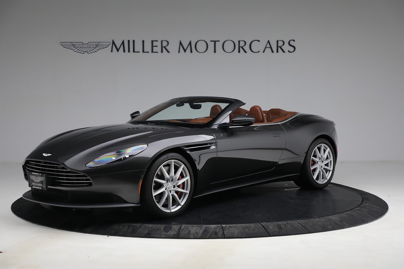 Used 2019 Aston Martin DB11 Volante for sale $182,990 at Alfa Romeo of Greenwich in Greenwich CT 06830 1