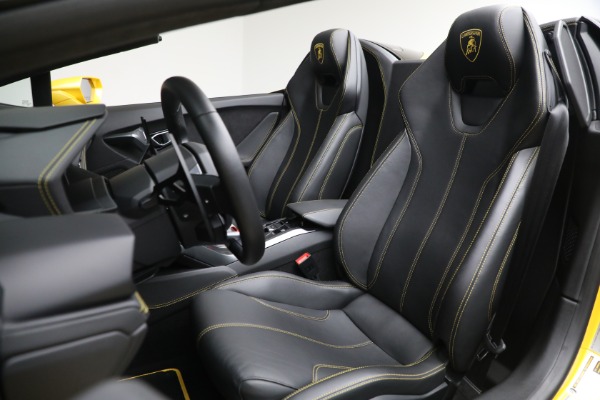 Used 2017 Lamborghini Huracan LP 580-2 Spyder for sale Sold at Alfa Romeo of Greenwich in Greenwich CT 06830 21