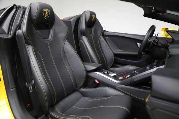 Used 2017 Lamborghini Huracan LP 580-2 Spyder for sale Sold at Alfa Romeo of Greenwich in Greenwich CT 06830 26