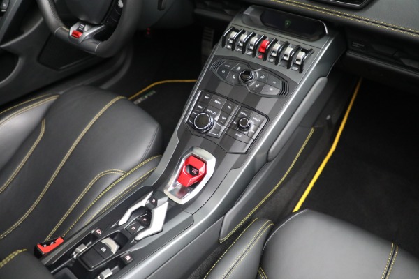 Used 2017 Lamborghini Huracan LP 580-2 Spyder for sale Sold at Alfa Romeo of Greenwich in Greenwich CT 06830 27