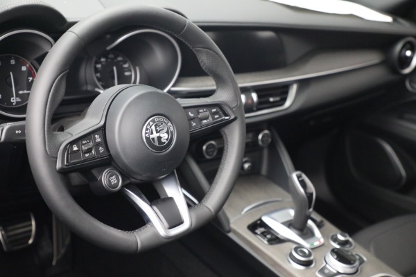 New 2022 Alfa Romeo Stelvio Ti for sale $56,255 at Alfa Romeo of Greenwich in Greenwich CT 06830 15