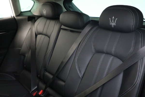 New 2022 Maserati Levante Modena for sale $88,900 at Alfa Romeo of Greenwich in Greenwich CT 06830 17