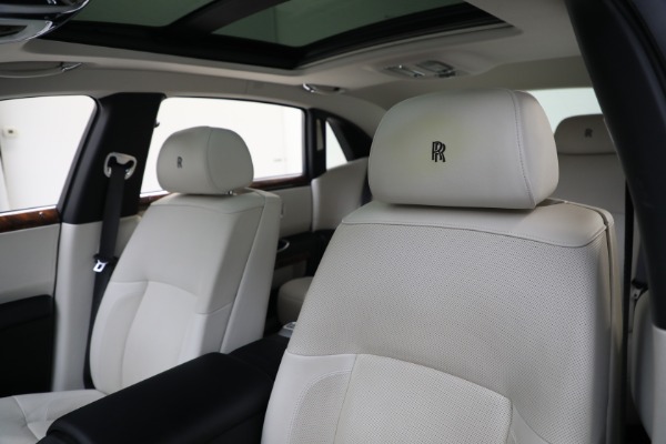 Used 2012 Rolls-Royce Ghost EWB for sale Sold at Alfa Romeo of Greenwich in Greenwich CT 06830 19