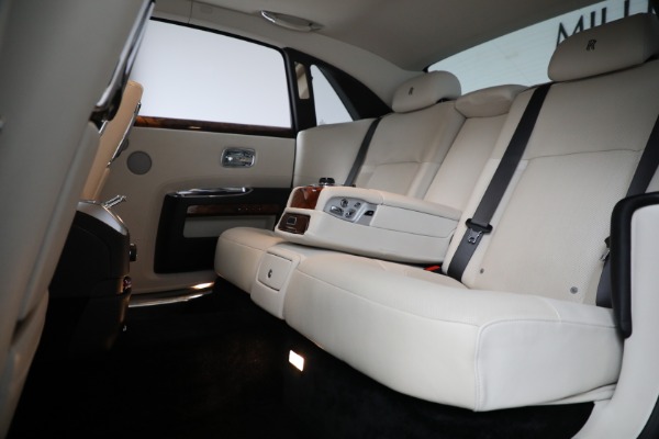 Used 2012 Rolls-Royce Ghost EWB for sale Sold at Alfa Romeo of Greenwich in Greenwich CT 06830 27