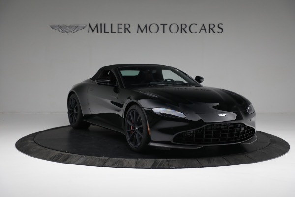 New 2021 Aston Martin Vantage Roadster for sale $187,586 at Alfa Romeo of Greenwich in Greenwich CT 06830 18