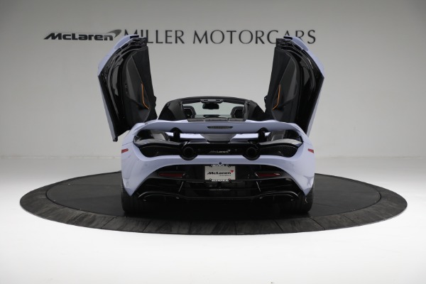 New 2022 McLaren 720S Spider for sale $425,080 at Alfa Romeo of Greenwich in Greenwich CT 06830 17