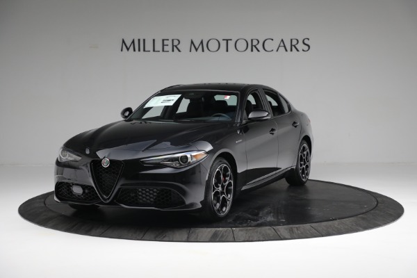 New 2022 Alfa Romeo Giulia Veloce for sale $56,215 at Alfa Romeo of Greenwich in Greenwich CT 06830 1
