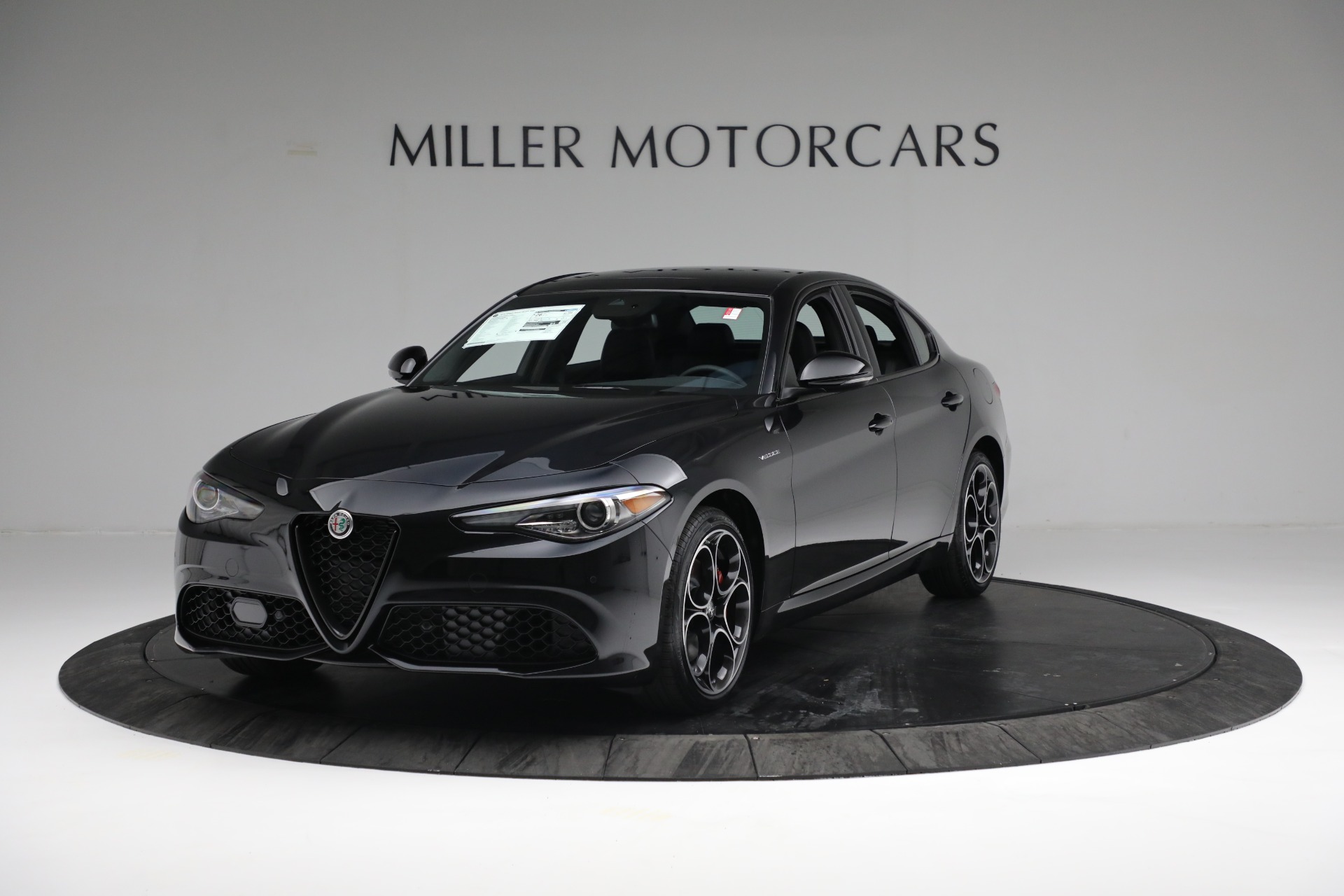 New 2022 Alfa Romeo Giulia Veloce for sale $56,215 at Alfa Romeo of Greenwich in Greenwich CT 06830 1