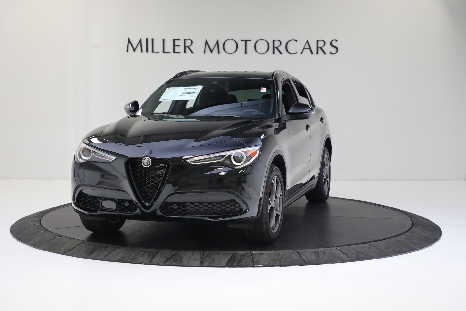 New 2022 Alfa Romeo Stelvio Sprint for sale $52,305 at Alfa Romeo of Greenwich in Greenwich CT 06830 1