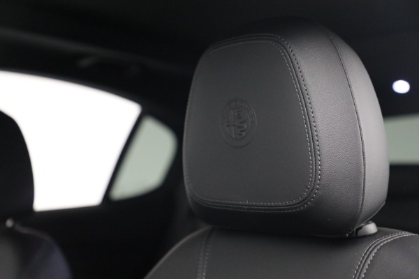 New 2022 Alfa Romeo Stelvio Sprint for sale $50,645 at Alfa Romeo of Greenwich in Greenwich CT 06830 16