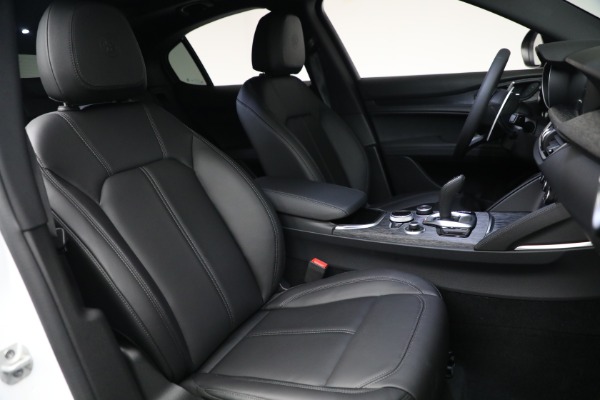 New 2022 Alfa Romeo Stelvio Sprint for sale $50,645 at Alfa Romeo of Greenwich in Greenwich CT 06830 25