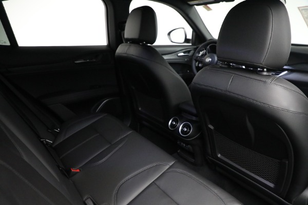 New 2022 Alfa Romeo Stelvio Sprint for sale $50,645 at Alfa Romeo of Greenwich in Greenwich CT 06830 27