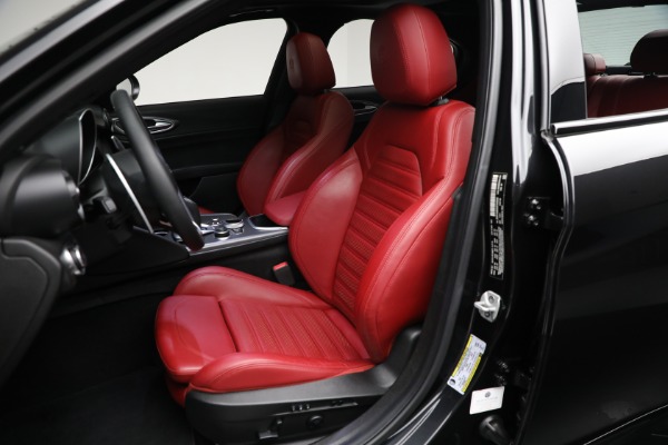 New 2022 Alfa Romeo Giulia Veloce for sale $53,445 at Alfa Romeo of Greenwich in Greenwich CT 06830 10