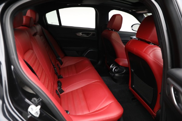 New 2022 Alfa Romeo Giulia Veloce for sale $53,445 at Alfa Romeo of Greenwich in Greenwich CT 06830 15