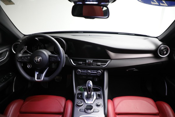 New 2022 Alfa Romeo Giulia Veloce for sale $53,445 at Alfa Romeo of Greenwich in Greenwich CT 06830 18