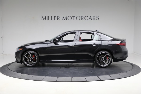 New 2022 Alfa Romeo Giulia Veloce for sale $53,445 at Alfa Romeo of Greenwich in Greenwich CT 06830 2
