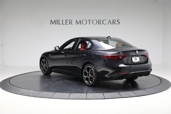 New 2022 Alfa Romeo Giulia Veloce for sale $53,445 at Alfa Romeo of Greenwich in Greenwich CT 06830 3