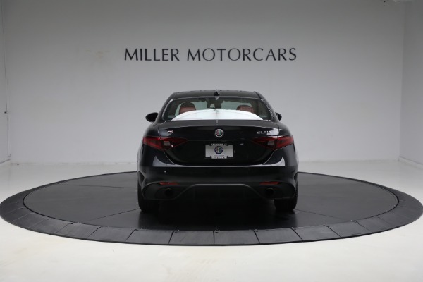Used 2022 Alfa Romeo Giulia Veloce for sale Sold at Alfa Romeo of Greenwich in Greenwich CT 06830 4