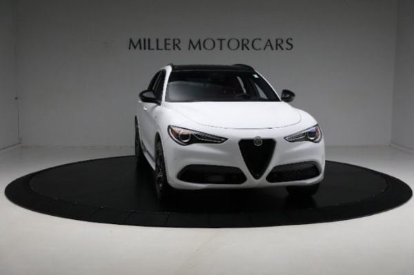 Used 2022 Alfa Romeo Stelvio Veloce for sale Sold at Alfa Romeo of Greenwich in Greenwich CT 06830 25